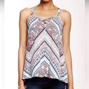 NWOT Love on a Hanger lace up tank—Size large